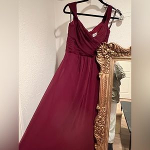 BILL LEVKOFF SAMPLE dress. Burgundy